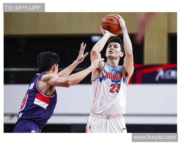 上海羽毛球队在选拔赛中以57分稳居积分榜首位展现强劲实力